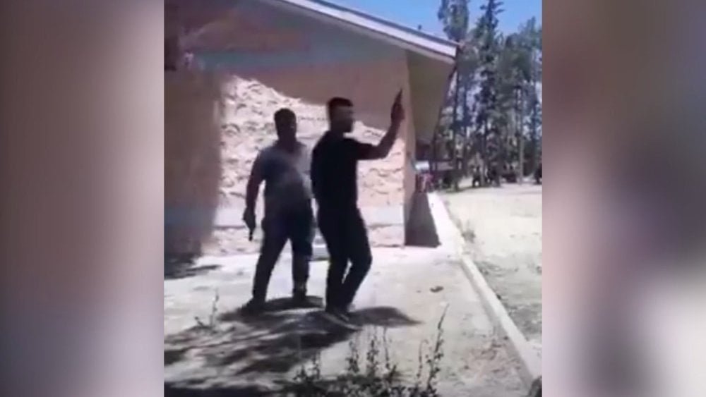 Şanlıurfa Birecik'te Okul Bahçesinde Silahlı Eylem